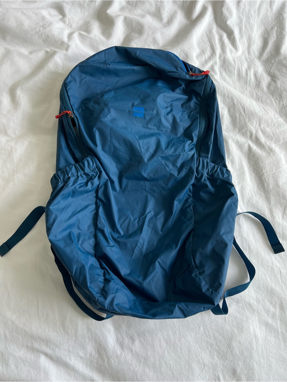 MEC Daypack Backpack - Picture 2 of 6